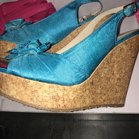 Shoe Dazzle Teal Wedges Size 7.5 NIB - Picture 3 of 4